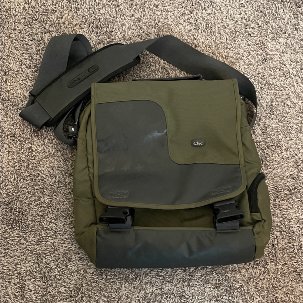 Olive Men's Messenger Bag (Clive)